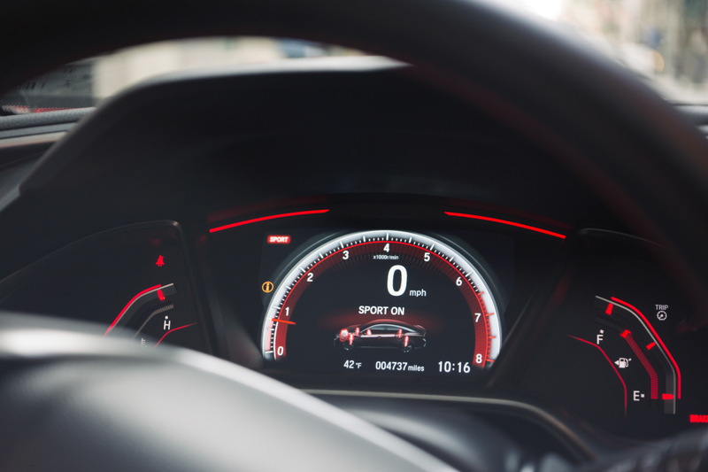 Illustration for article titled The 2017 Honda Civic Si Is A Love Letter To The Manual Transmission